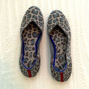 AUTHENTIC, RETIRED ROTHY’S BLUE CAT FLATS
